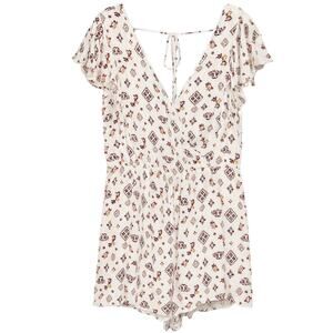 Torrid Gauze Surplice Romper Shorts Size 3 (22/24)